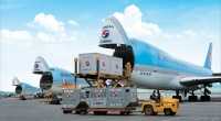 The weekly 747-400 flight has a maximum payload capacity of 118 ton