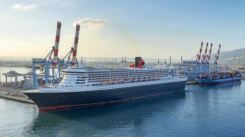 QM2 at Haifa port. Photo: Verhaftig Venitian